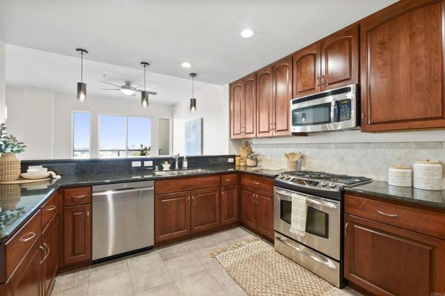 301 Mission Avenue, Oceanside CA: https://media.crmls.org/mediaz/045fc71f-0f1e-4c91-91bb-737f0e73c652.jpg