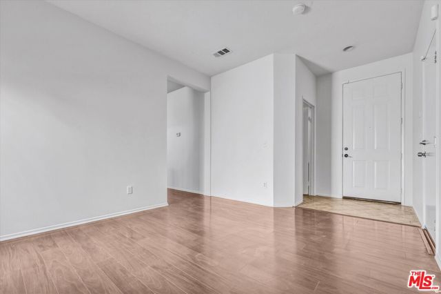 2279 Santa Ana Boulevard, Los Angeles CA: https://media.crmls.org/mediaz/045ff82b-170c-4525-98c4-b2e4b495952d.jpg