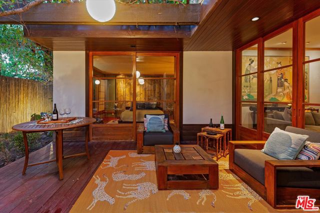 465 N Calle Rolph, Palm Springs CA: https://media.crmls.org/mediaz/0460200d-5cf1-46dc-bb31-f7d98f36c69e.jpg