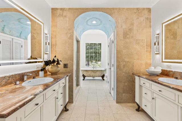 1142 Moore Road, Woodside CA: https://media.crmls.org/mediaz/046096d3-043f-4605-8415-a8b4b74ebd8c.jpg