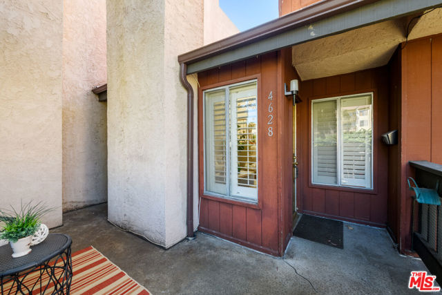 4628 Maytime Lane, Culver City CA: https://media.crmls.org/mediaz/04610595-7f01-4017-86aa-5bd0f17f025c.jpg