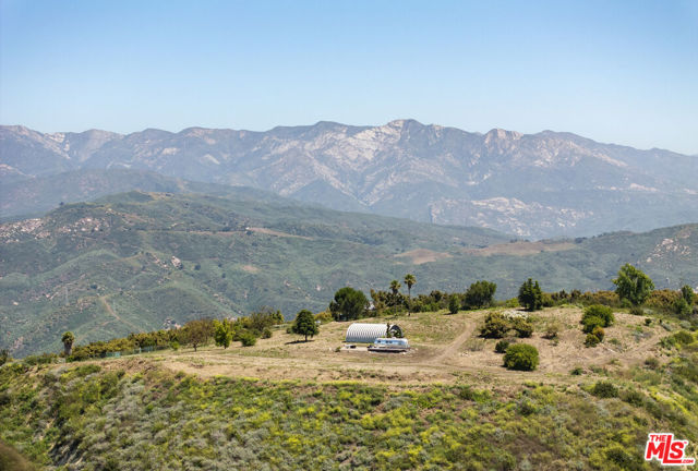 8560 Ocean View Road, Ventura CA: https://media.crmls.org/mediaz/04610bfd-4b0d-4937-a9b9-00799c6cef6e.jpg