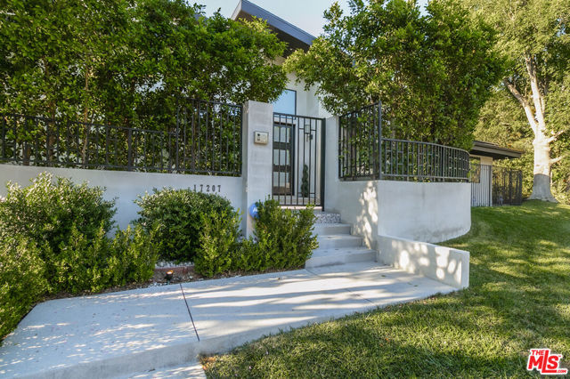 17207 Quesan Place photo 3