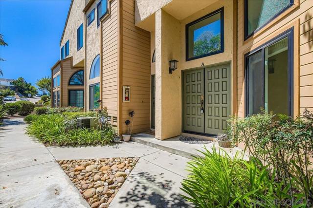 8896 Highwood Drive, San Diego CA: https://media.crmls.org/mediaz/0463d7e4-e07c-49e1-ab0b-fd47a25eee7f.jpg
