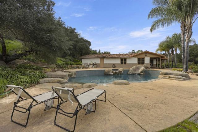 Detail Gallery Image 7 of 30 For 14215 Woods Valley Rd, Valley Center,  CA 92082 - 3 Beds | 1/1 Baths