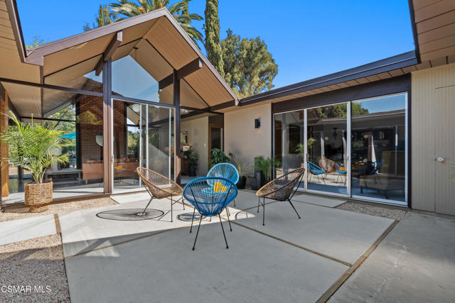 1449 Fordham Avenue, Thousand Oaks CA: https://media.crmls.org/mediaz/046520eb-346a-4e99-a4a0-28018008f71a.jpg