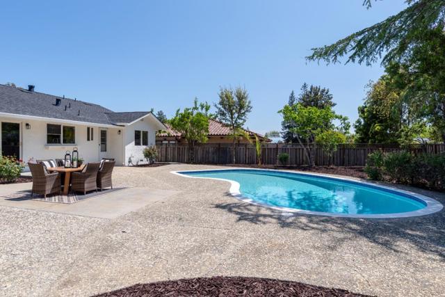 20722 Verde Vista Lane, Saratoga CA: https://media.crmls.org/mediaz/04653e64-278e-4376-be1c-b193e57c3694.jpg