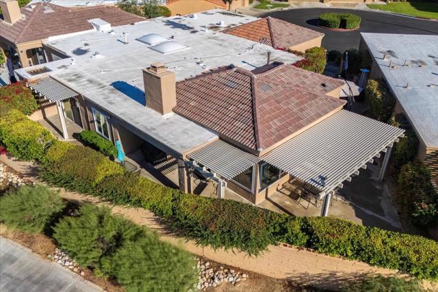 44269 Portofino Court, Palm Desert CA: https://media.crmls.org/mediaz/04668e58-3859-479a-bb84-c5fe1247bd17.jpg