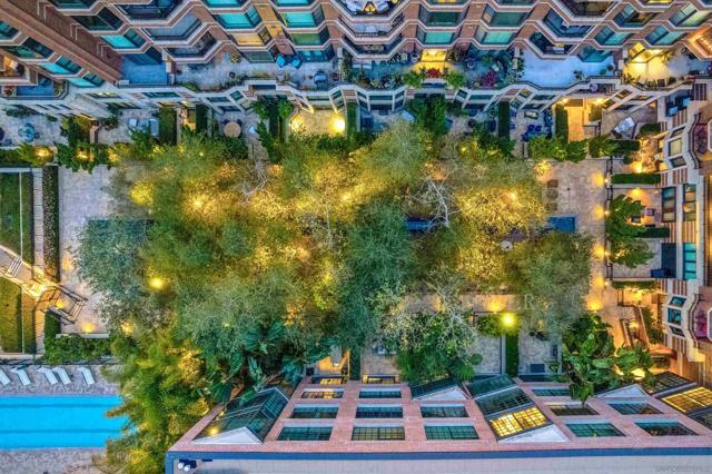 500 W Harbor Dr, San Diego CA: https://media.crmls.org/mediaz/0466b639-11af-49a6-ba1d-aac41e371a0b.jpg