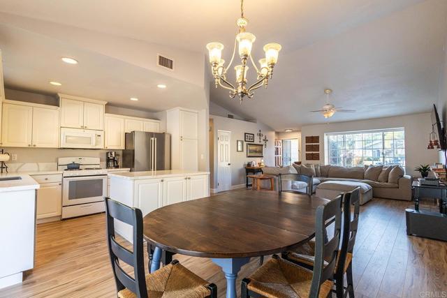 Detail Gallery Image 8 of 38 For 823 Viking Ln, San Marcos,  CA 92069 - 3 Beds | 2 Baths