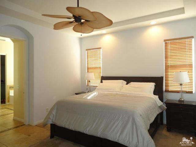 43541 Parkway Esplanade E, La Quinta CA: https://media.crmls.org/mediaz/0466e267-6572-442a-ac24-69b748c3219f.jpg