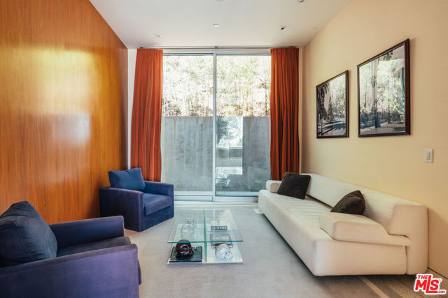 1470 CARLA, Beverly Hills CA: https://media.crmls.org/mediaz/0466f1f7-0685-48bc-a10e-ccafc074d7d8.jpg