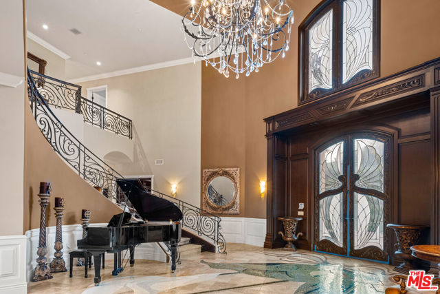 25315 Prado De Los Suenos, Calabasas CA: https://media.crmls.org/mediaz/04671d35-31bd-4e7a-b211-162b5b9f0d3e.jpg