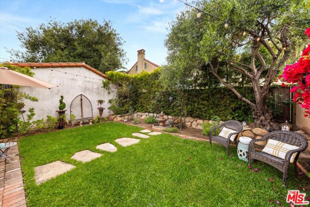 305 E Islay Street, Santa Barbara CA: https://media.crmls.org/mediaz/046729b0-1fd8-4d66-8c8b-ea76dff4d4e0.jpg