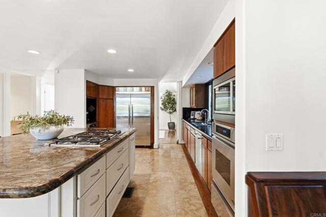 Detail Gallery Image 17 of 46 For 1765 Ivy Rd, Oceanside,  CA 92054 - 4 Beds | 3/1 Baths