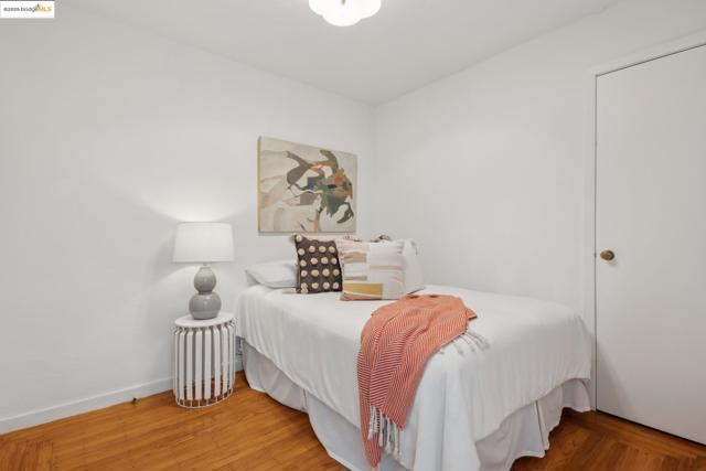 1626 Kains Ave., Berkeley CA: https://media.crmls.org/mediaz/04685150-ef00-4bf0-b0f0-b462ce591d5e.jpg