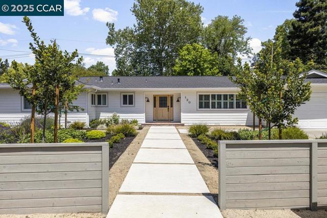 120 Paraiso Dr, Danville CA: https://media.crmls.org/mediaz/046856e0-764f-43de-9205-9f8bb1500050.jpg