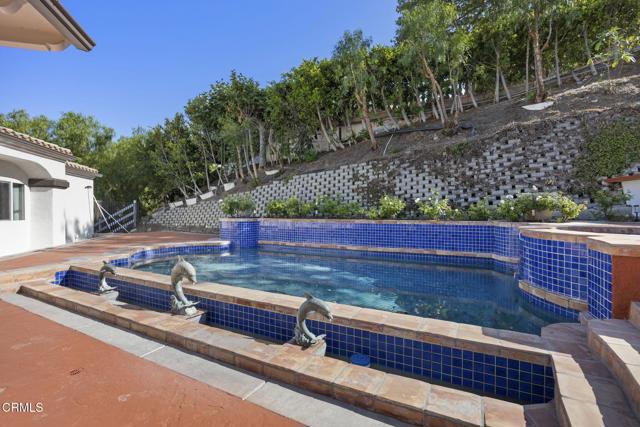 40 Saddlebow Road, Bell Canyon CA: https://media.crmls.org/mediaz/046862ce-a4a0-4bb2-aa64-8b3c12119d79.jpg