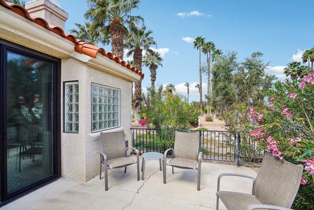 110 Celano Circle, Palm Desert CA: https://media.crmls.org/mediaz/0468f8a9-905c-476d-a8fe-8413e912b625.jpg