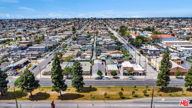 9611 S Vermont Avenue, Los Angeles CA: https://media.crmls.org/mediaz/046936c2-d9c2-40d4-83c0-4db796598b0a.jpg