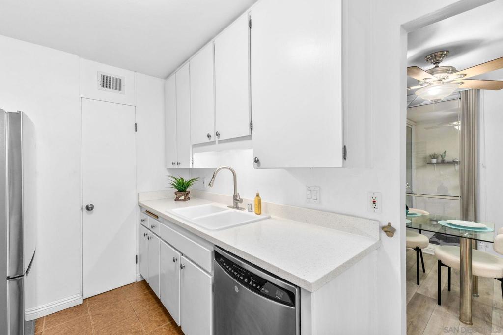 4843 Collwood Blvd - photo 11
