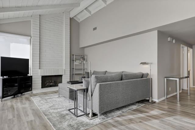 2545 Miramonte W Circle, Palm Springs CA: https://media.crmls.org/mediaz/04695aba-8ddb-4f72-9d08-806b0fa94d6c.jpg