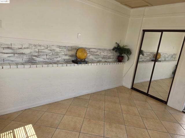 2362 Somerset Ave, Castro Valley CA: https://media.crmls.org/mediaz/0469dacf-ca4c-4550-b567-b590c90da439.jpg