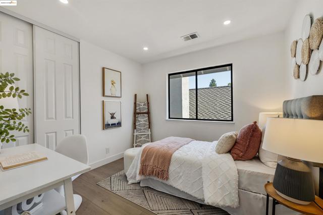 2863 El Capitan Dr, Pleasanton CA: https://media.crmls.org/mediaz/046a46c2-aa77-4f3e-bb29-f5153c5eaf2c.jpg