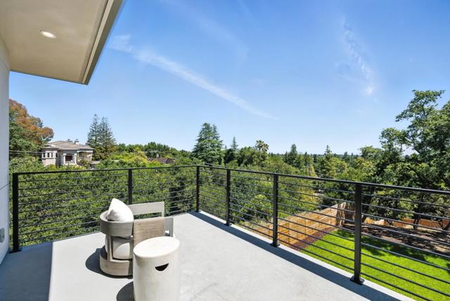 1127 Hillslope Place, Los Altos CA: https://media.crmls.org/mediaz/046abc9d-5870-49a4-8af2-9cbce0483d8e.jpg