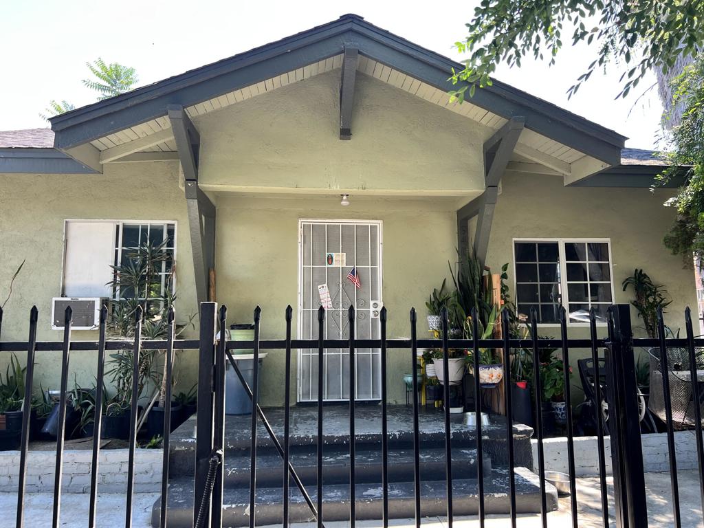 940 E 49th Street