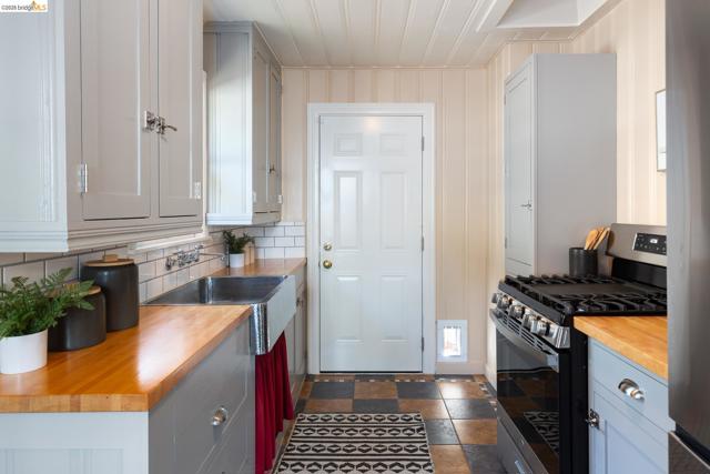 Image 9 of 38 For 812 19th St  