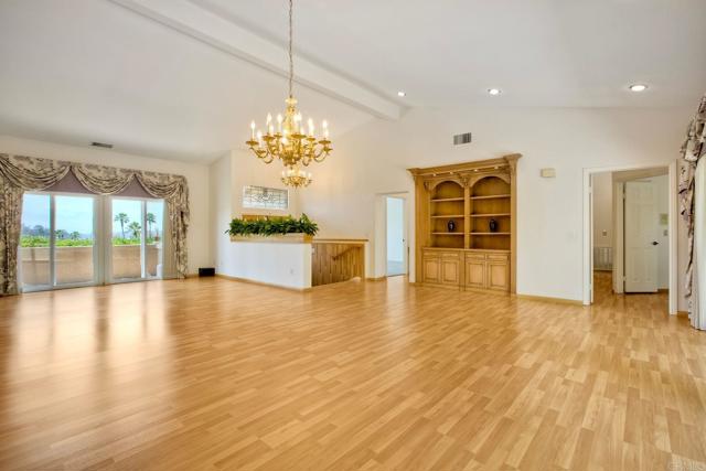61 Via Larga Vista, Bonsall CA: https://media.crmls.org/mediaz/046c6ecf-823b-4685-b271-ddf240ef2fda.jpg