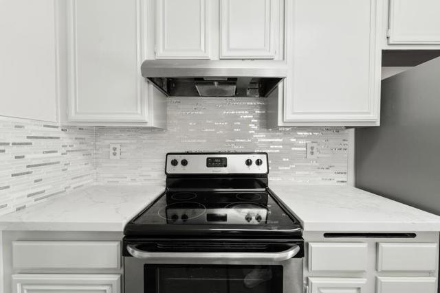 4974 Flat Rock Circle, San Jose CA: https://media.crmls.org/mediaz/046cedda-be11-4aea-9b27-99fd59aa3ec5.jpg