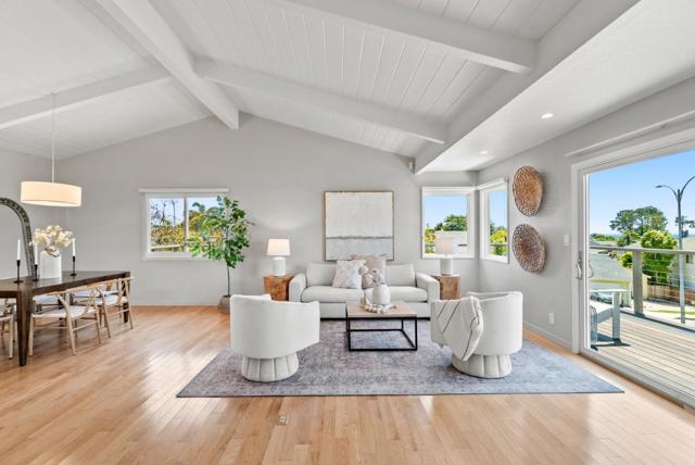 1975 Seascape Boulevard, Aptos CA: https://media.crmls.org/mediaz/046d0a34-6556-4b6f-abd2-b78a84196b05.jpg
