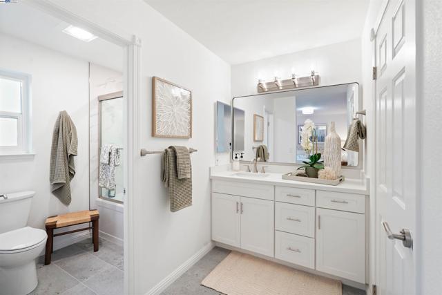 3211 Harvey Ct, Pleasanton CA: https://media.crmls.org/mediaz/046d6e89-c609-451e-823f-86a462b94413.jpg