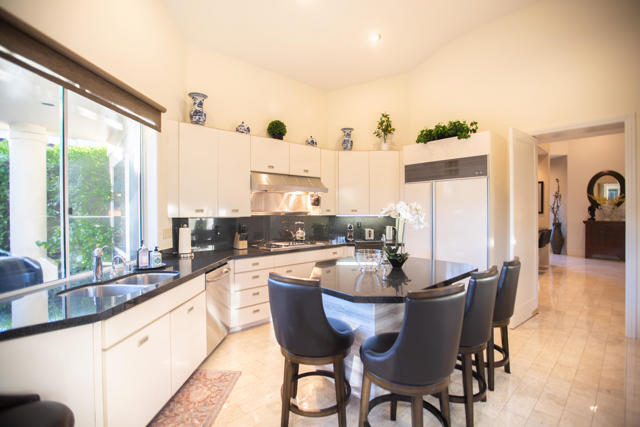 75273 Spyglass Drive, Indian Wells CA: https://media.crmls.org/mediaz/046e26c4-a61e-4a27-9287-1eadd1bb11bf.jpg