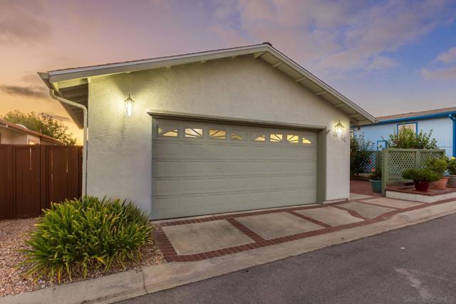 628 Via Santa Paulo, Vista CA: https://media.crmls.org/mediaz/046f0386-3e2b-4774-953f-fa28a4de8f69.jpg