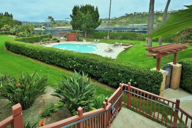 2003 Costa Del Mar Rd, Carlsbad CA: https://media.crmls.org/mediaz/046f5c93-1442-40e9-8335-b18234581cc5.jpg