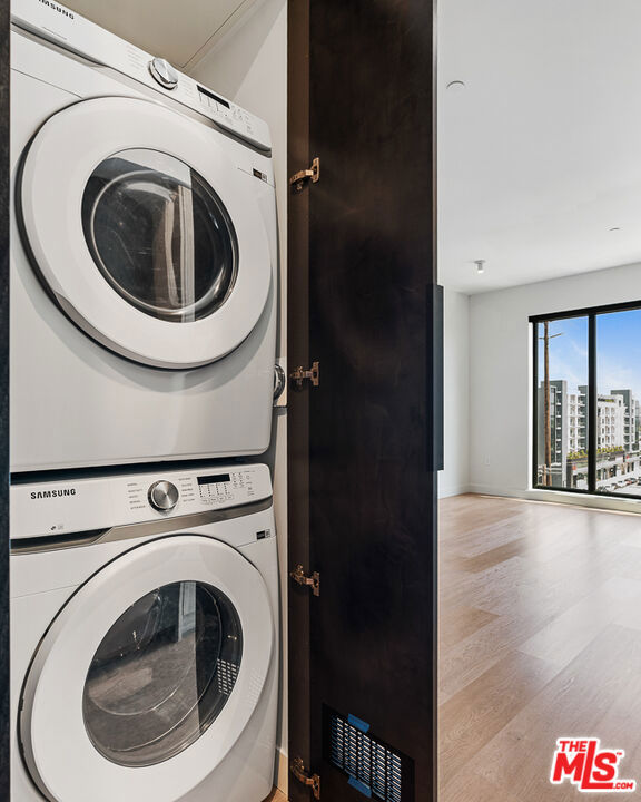 10700 Tabor Street, Los Angeles CA: https://media.crmls.org/mediaz/046f8c4d-ef7b-4d73-841b-59f5a504cec5.jpg