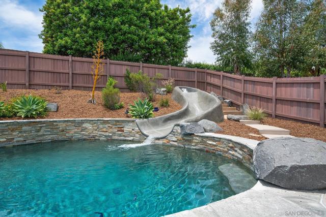 3213 Avenida Hacienda, Escondido CA: https://media.crmls.org/mediaz/046f9fe5-c02b-441d-a2ec-724821f06f5e.jpg