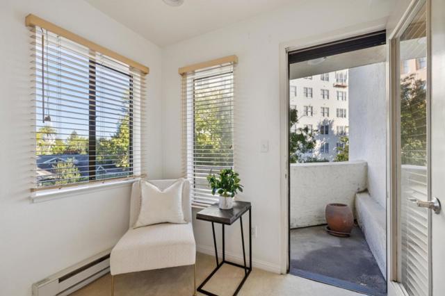 365 Forest Avenue, Palo Alto CA: https://media.crmls.org/mediaz/046fd9e2-c508-49e4-b25a-8aa3c80608ce.jpg