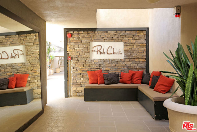 141 S Clark Drive, West Hollywood CA: https://media.crmls.org/mediaz/04706299-49c7-43b4-9049-1d4477b95c59.jpg