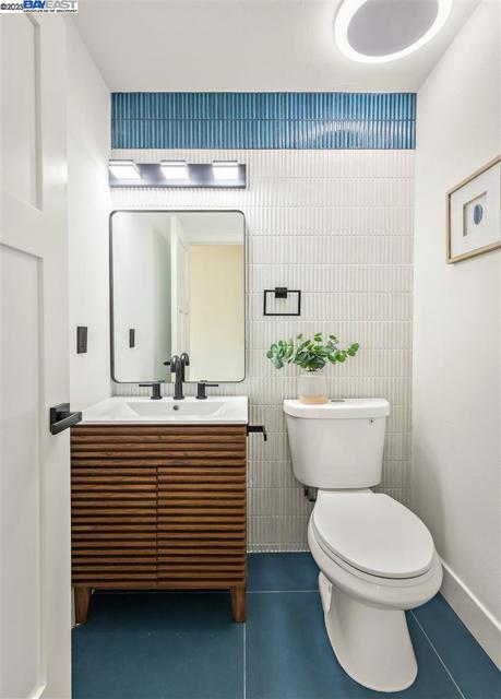 3270 Santa Sophia Way, Union City CA: https://media.crmls.org/mediaz/04707996-2a68-402b-95b3-fcd93a36dff7.jpg
