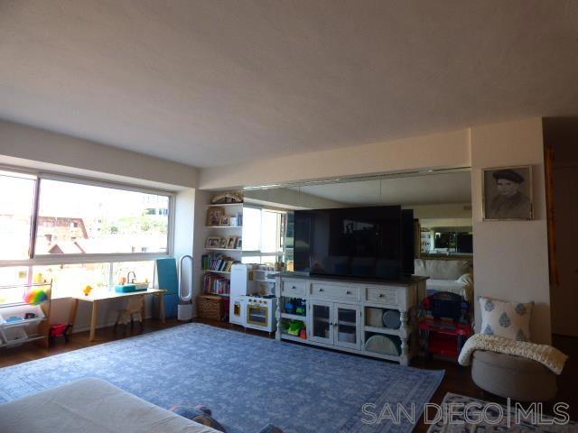 939 Coast Blvd - photo 19