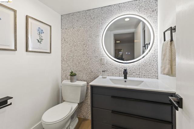 Image 19 of 30 For 64 Valencia Rd