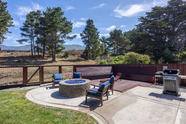 447 3rd Street, Montara CA: https://media.crmls.org/mediaz/0470eda2-949f-42f7-b58a-694c80a56f66.jpg
