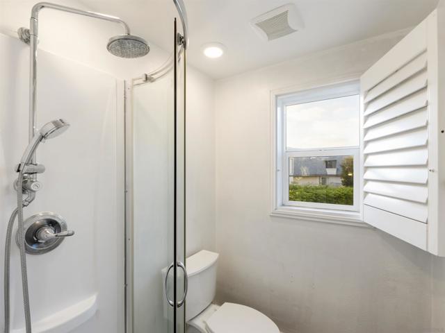 2400 Torrey Pines Rd, La Jolla CA: https://media.crmls.org/mediaz/04711612-5949-48ea-8f17-ac7f134d3f5e.jpg