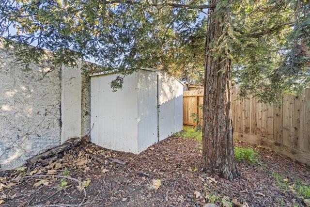 2199 Raleigh Circle, Hollister CA: https://media.crmls.org/mediaz/04719a6c-2888-4ca9-bfaa-0743b9f80e1e.jpg