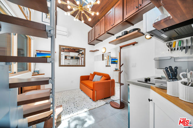 1940 N Avenue 51, Los Angeles CA: https://media.crmls.org/mediaz/0471cf1c-d88b-4041-935e-8c33e79253d2.jpg