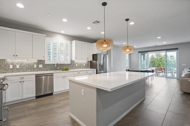 48 Clearwood Street, Fillmore CA: https://media.crmls.org/mediaz/0471e53c-a0fa-48d6-a4e2-f9f03fdd2c7d.jpg